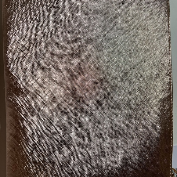 ROSE Gold Metallic Pouch - Picture 4 of 5